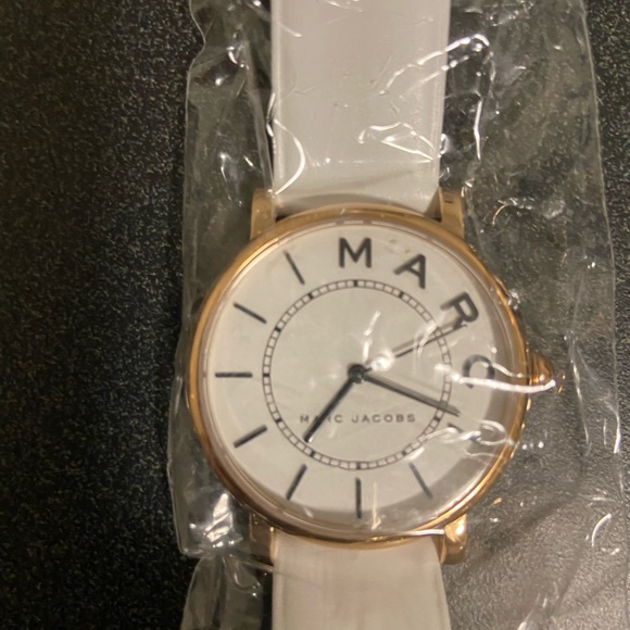 Marc Jacobs White Watch - Picture 2 of 3
